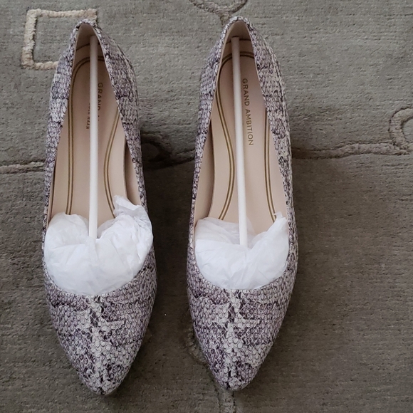 Cole Haan Shoes - Cole Haan snake print 2in wedge lady's shoes